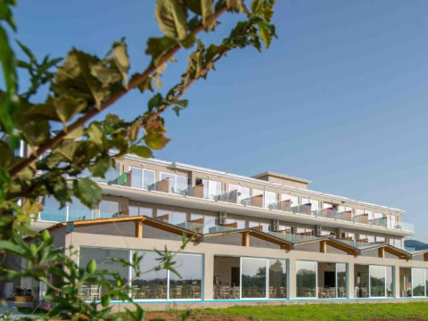 Ninos Laguna Holiday Resort