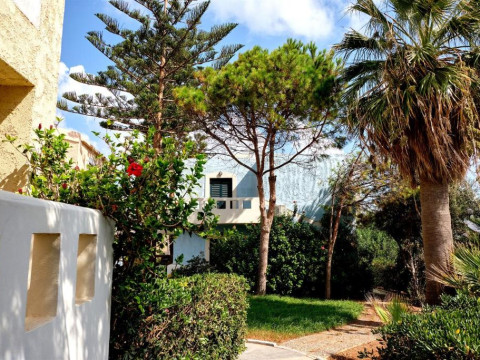 NIROS BEACHFRONT APART HOTEL