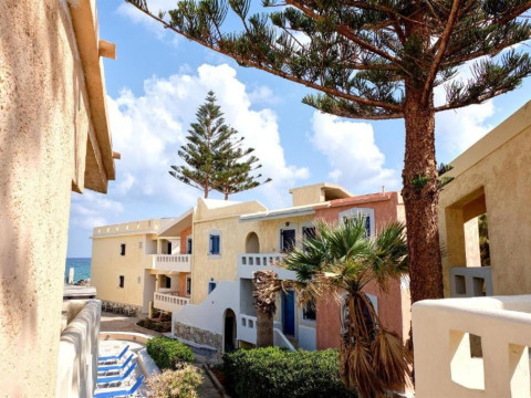 NIROS BEACHFRONT APART HOTEL