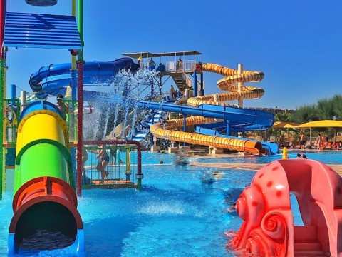 NOAH S ARK DELUXE HOTEL