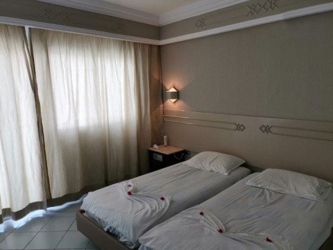 PYRAMIDES CLUB & SPA