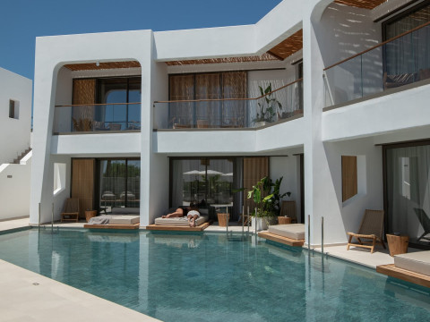 Nuca Mykonos