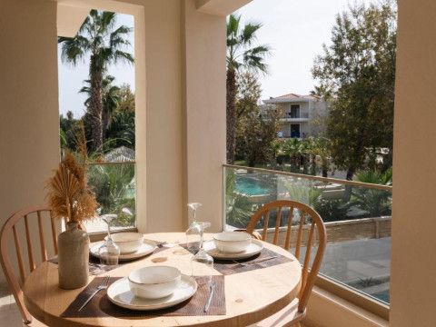 NŪSA suites & villas