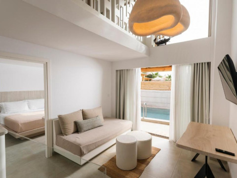 NŪSA suites & villas
