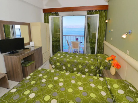 OASIS HOTEL (CORFU)