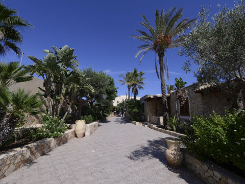 Oasis Hotel Residence & Resort