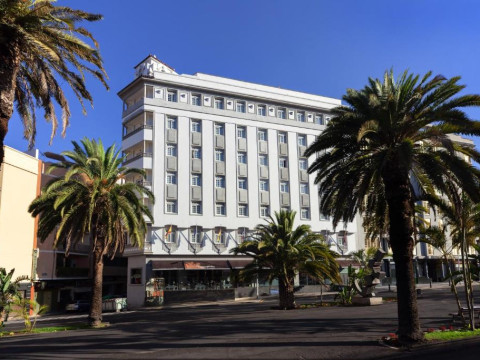 OCCIDENTAL SANTA CRUZ CONTEMPORÁNEO