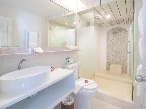 Ocean Breeze Resort Khaolak