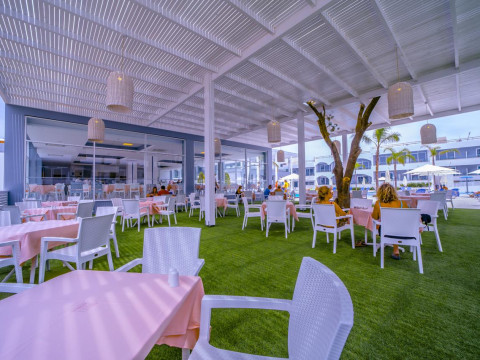 Oceanis Park Hotel
