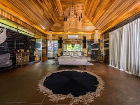 OCHO ARTISAN BUNGALOWS