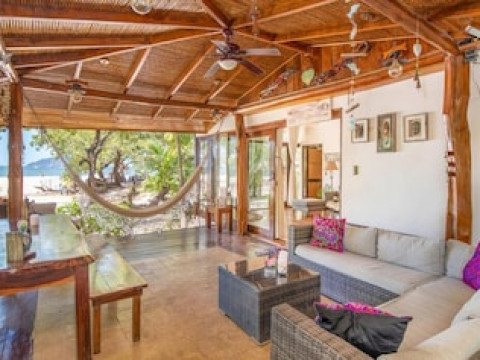 OCHO ARTISAN BUNGALOWS