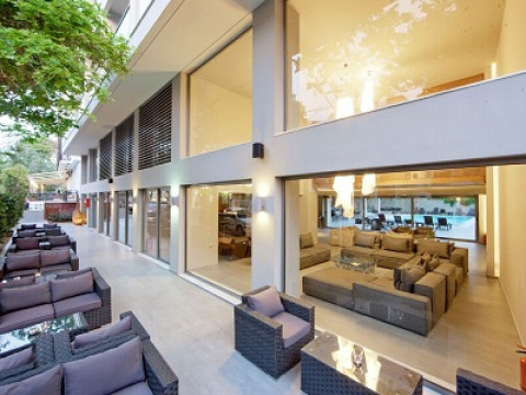 Oktober Downtown Rooms