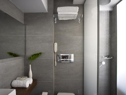 Oktober Downtown Rooms