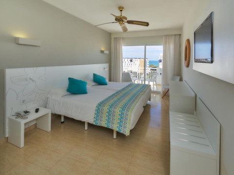 OLEANDER HOTEL