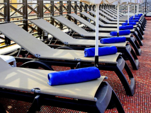 OLYMPIC SUITES HOTEL APARTMENTS