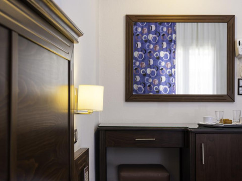 OLYMPION HOTEL - POTOS
