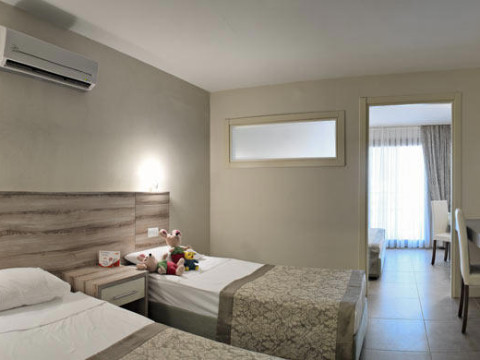 Hotel 2-4* Benelux