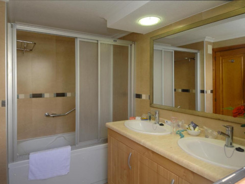 ONA BEVERLY HILLS SUITES