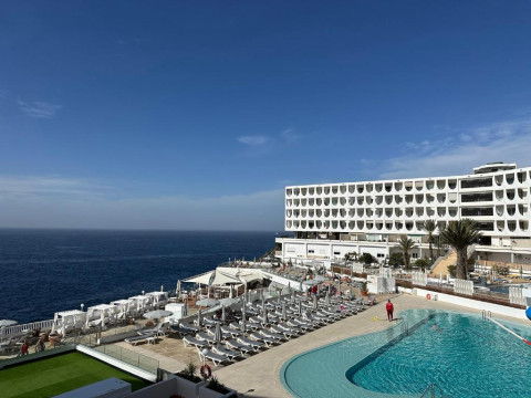 Ona Pearly Grey Hotel