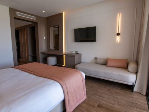 ONE RESORT PREMIUM