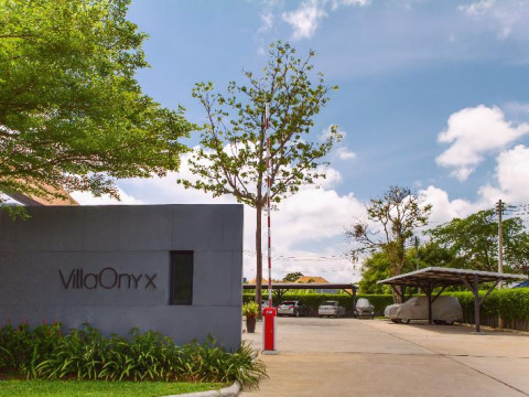 ONYX VILLAS BY TROPICLOOK