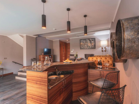 Orka Cove Hotel Penthouse And Suites