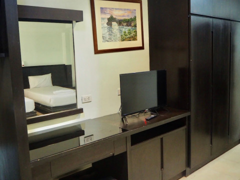 Orm Thong Apartment