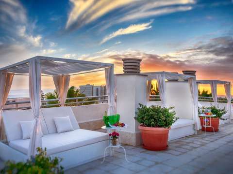 Oro Blanco Apartments