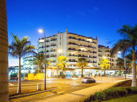 Oro Blanco Apartments