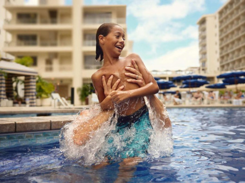 OUTRIGGER Reef Waikiki Beach Resort