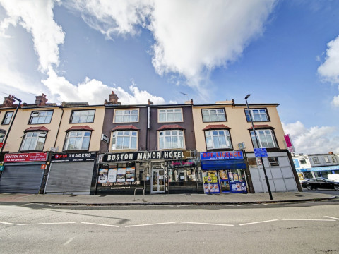 OYO Bostons Manor Hotel, Hanwell London