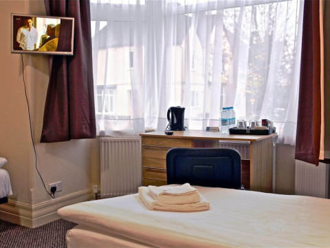 Central Hotel Golders Green