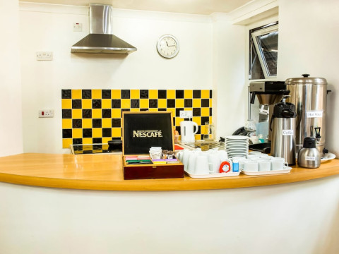OYO Townhouse New England, London Victoria