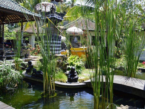 Padang Bai Beach Bungalows Resort