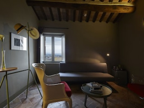 PALAZZETTO ROSSO