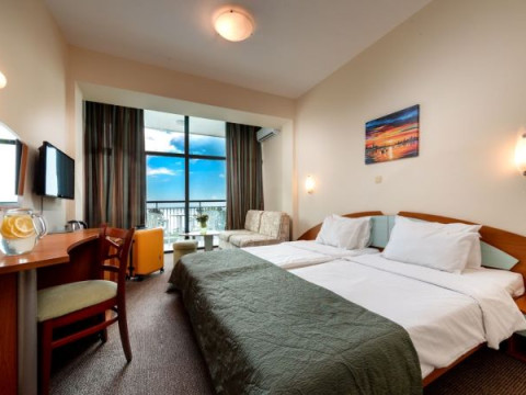 PALM BEACH HOTEL