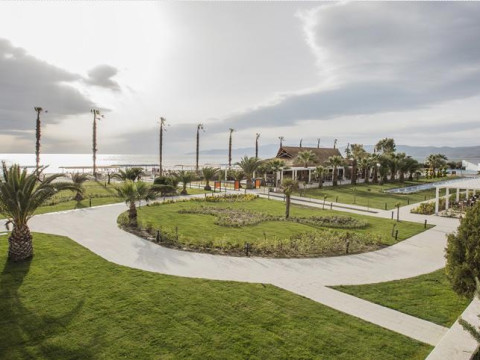 Arma's Beach Hotel
