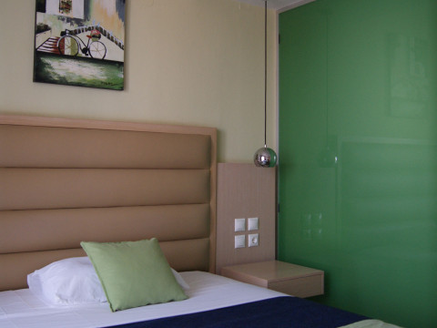 PANTHEON HOTEL 10 y.o. +