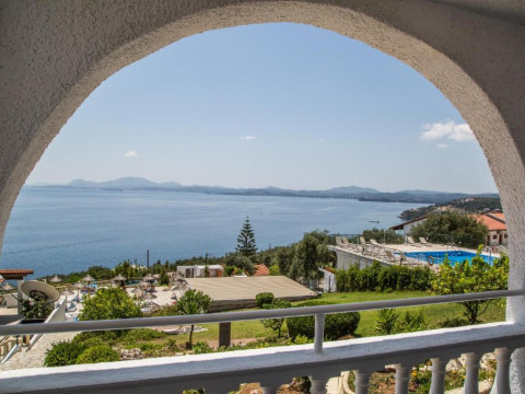 PANTOKRATOR HOTEL - BARBATI