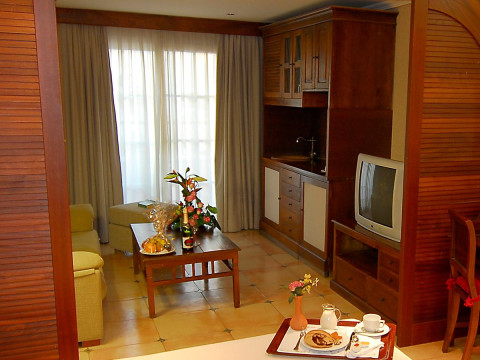 PARADISE PARK FUN LIFESTYLE HOTEL