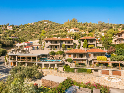 PARAMITHENIO VILLAGE BEACH RESORT
