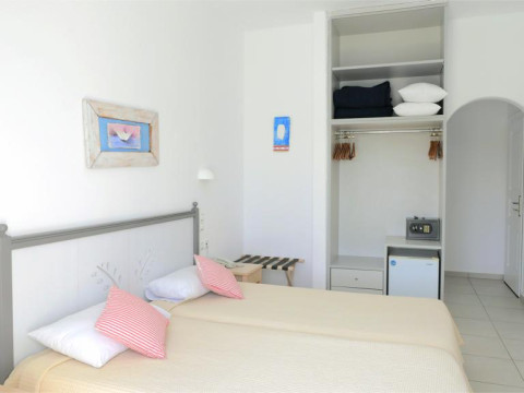 Paros Bay Boutique