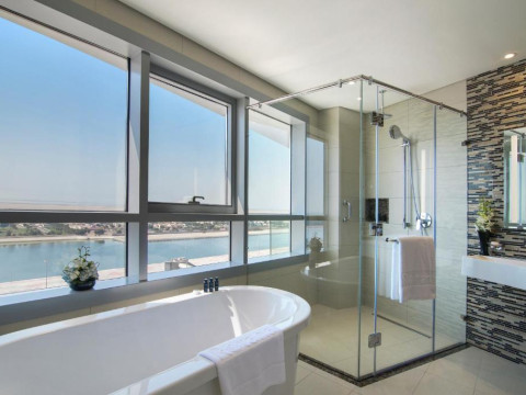 Hotel Pearl Rotana Capital Centre