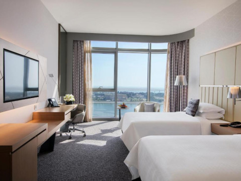 Hotel Pearl Rotana Capital Centre