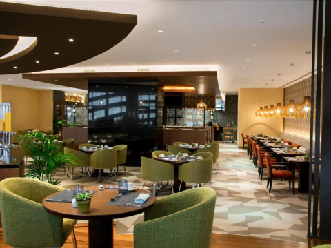 Hotel Pearl Rotana Capital Centre