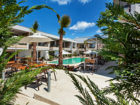 Pefki Deluxe Residences