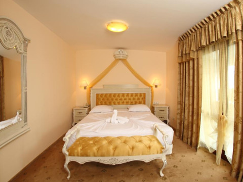 PELIKAN HOTEL