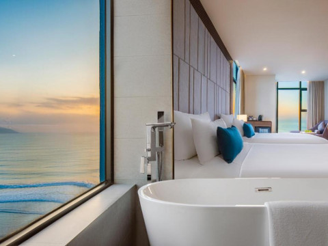 Peninsula Hotel Danang
