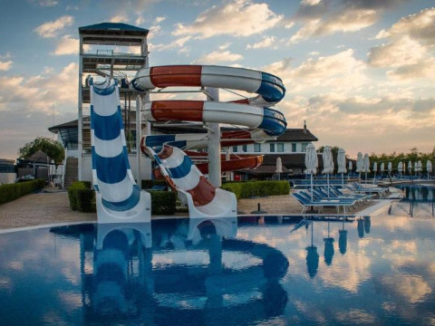 Peninsula Resort