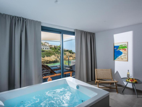 Peninsula Resort & Spa